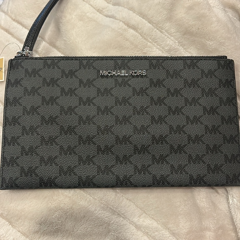 Michael Kors Big Wristlet NWT Black mono